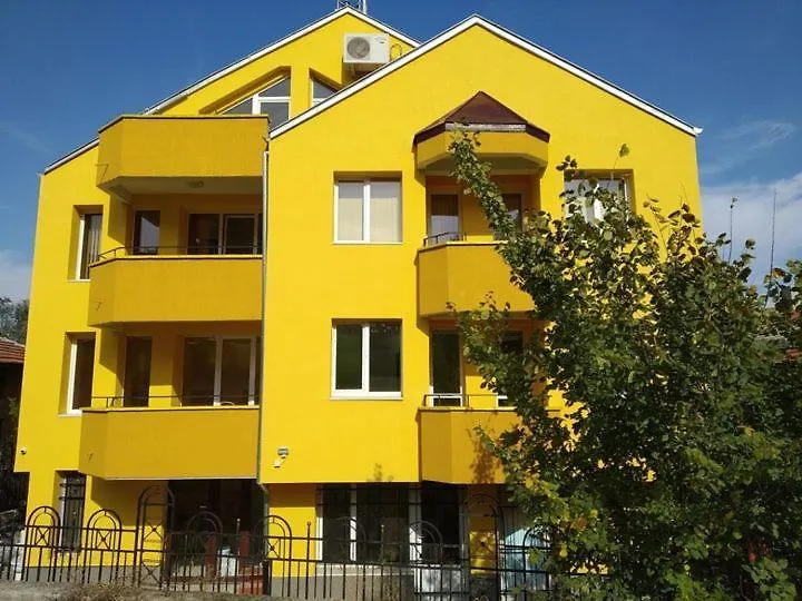 Yellow House Apartment Sofia 0*,
