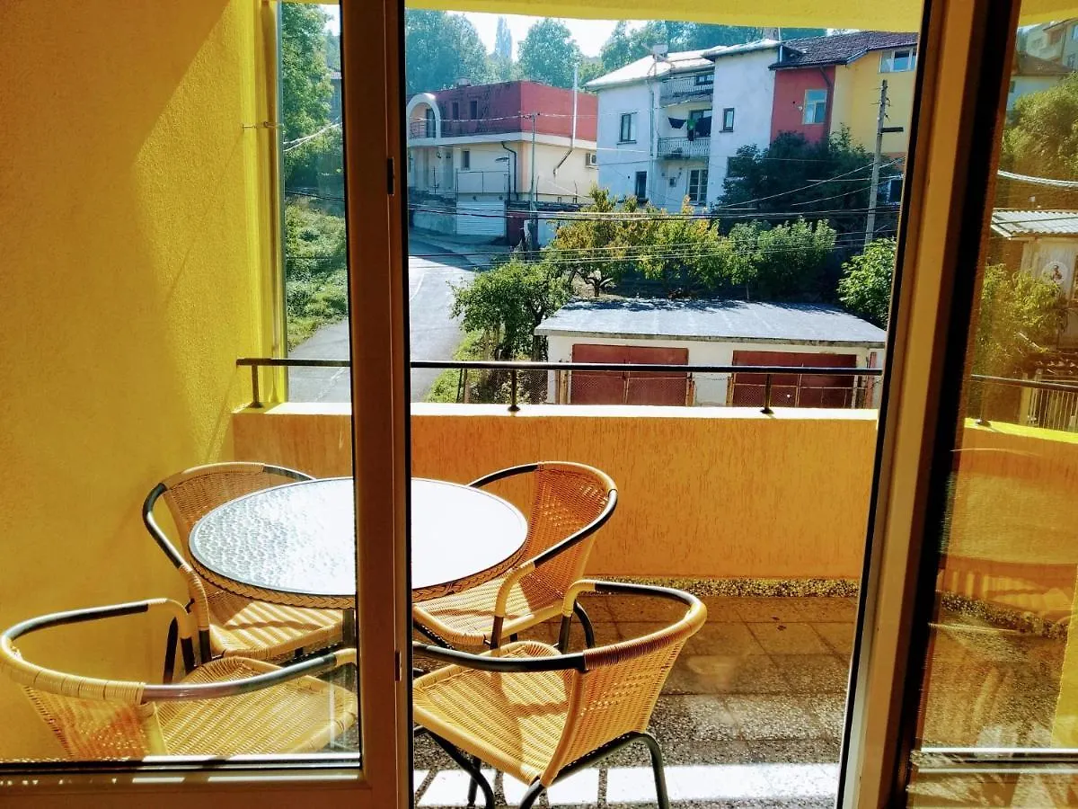 Yellow House Apartment Sofia